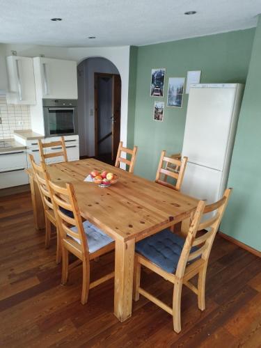 Η κουζίνα ή μικρή κουζίνα στο Ferienwohnung Höllisch