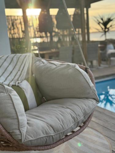 Χώρος καθιστικού στο 105 on Beach, Sage Room