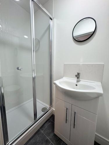 Koupelna v ubytování Longford Retreat 4BR ALL En-suite Middlesbrough Entire Home