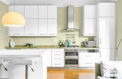イーリングにあるMattock Lane Parkside Apartmentのギャラリーの写真