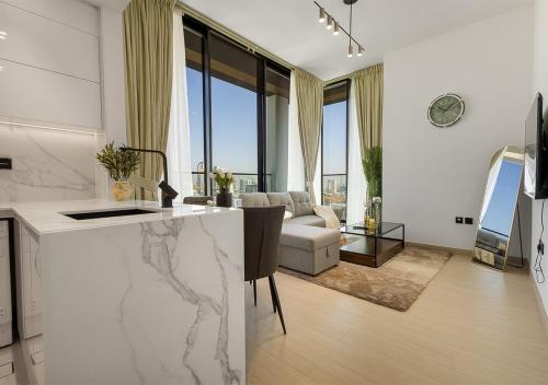 Brand New Luxurious 1 BR with Garden, Gym, Pool and Open View