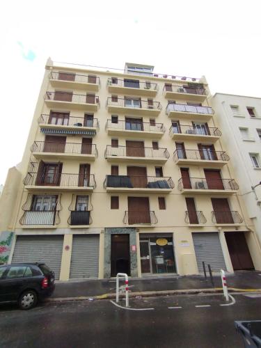 LA FABRIQUE GARE ST CHARLES - 2 balcons - 5min de la Gare - by experienceimmo photo 39