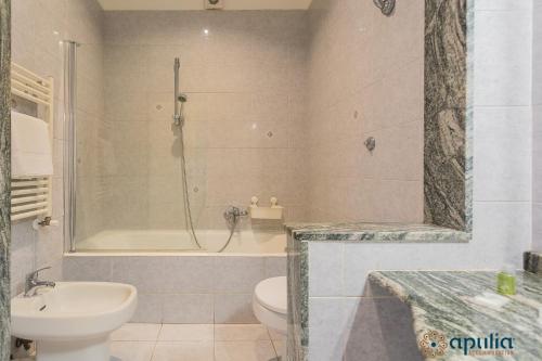 Koupelna v ubytování The Boat by Apulia Accommodation