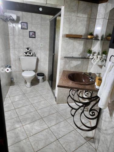 Koupelna v ubytování Chalé com Jacuzzi em Morretes