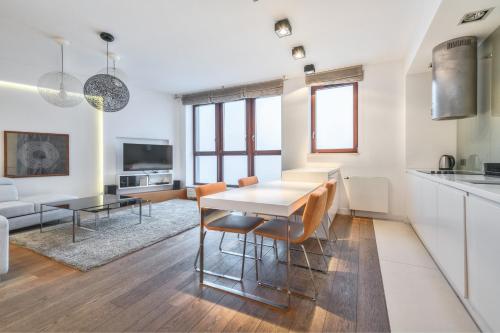 Sea Towers by NorthSide Apartments