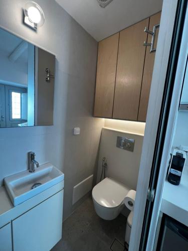 Lefteris Home photo 3