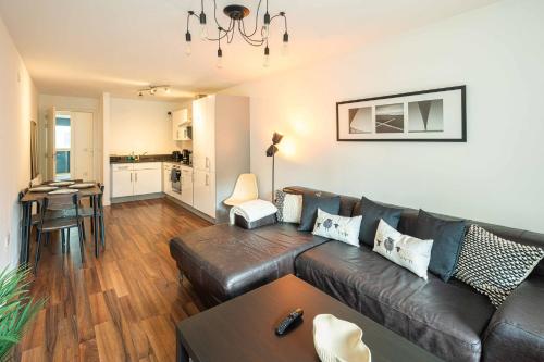 Homey and Secure apartment - Wembley Stadium! photo 29