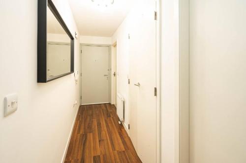 Homey and Secure apartment - Wembley Stadium! photo 36