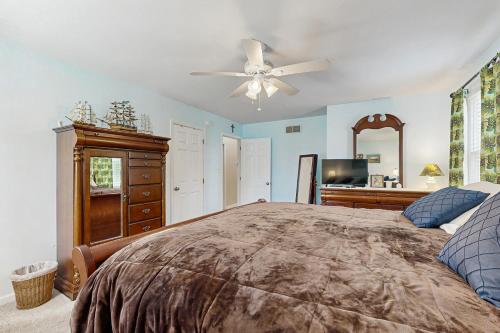 Ein Bett oder Betten in einem Zimmer der Unterkunft Ocean Way Estates - 32563 W Riga Dr