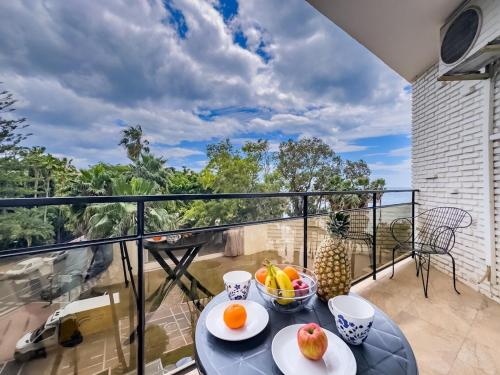 Skol 323 Delightful apartment with double terrace, sea and park view