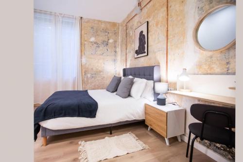 12Ara1093- New Spacious 3BR in the Gothic
