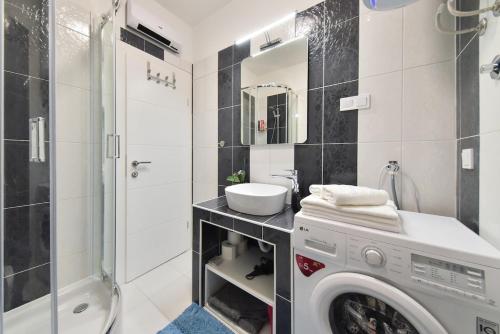 Ένα μπάνιο στο NICE & COMFY Zadar Old town apartment GIARA 2