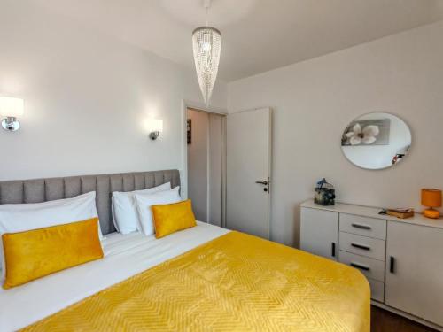 Ένα ή περισσότερα κρεβάτια σε δωμάτιο στο NICE & COMFY Zadar Old town apartment GIARA 2