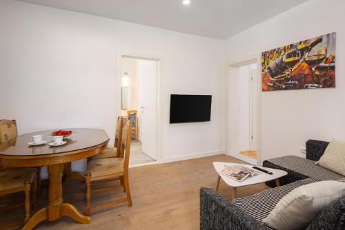 Paladin - Apartments & Private parking