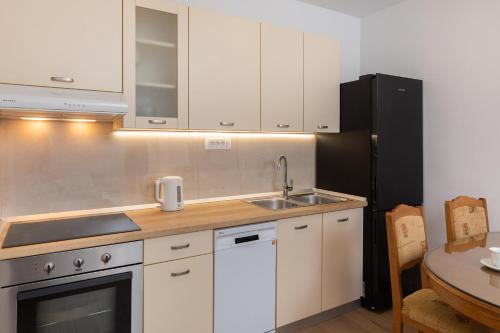 Paladin - Apartments & Private parking