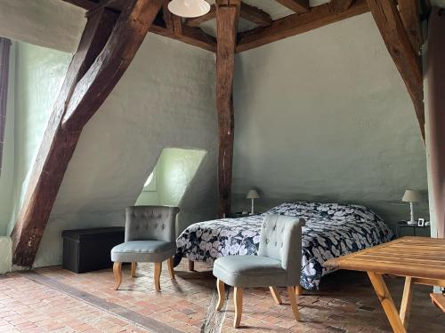 Photo de la galerie de l'établissement STUDIO - Hôtel particulier DU XVII - centre ville Angers, à Angers