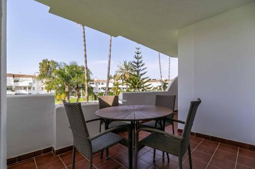 134 - Stylish Modern Apartment with Pool, Mijas