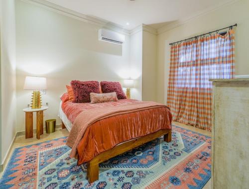 Ένα ή περισσότερα κρεβάτια σε δωμάτιο στο Downtown apartment