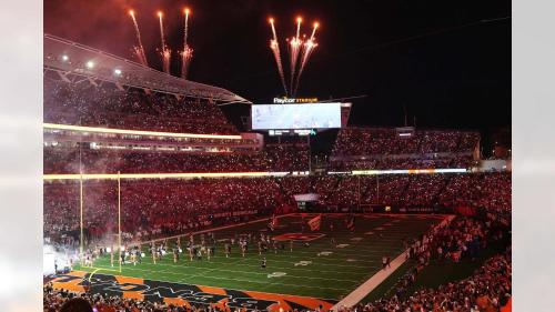 Gambar di galeri bagi CBDOTR 24-7 Gym Pool Rooftop Steps to Stadiums di Cincinnati