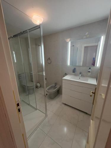 Koupelna v ubytování APARTAMENTO A 50 METROS DE LA PLAYA DE SILGAR
