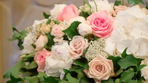 a bouquet of pink and white flowers at Kempinski Hotel Aqaba in Aqaba
