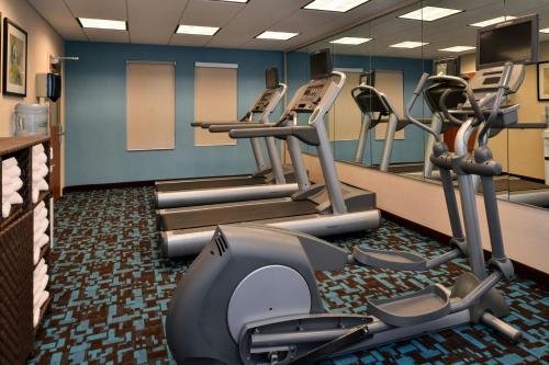 a gym with treadmills and elliptical machines at Fairfield Inn and Suites by Marriott Fort Wayne in Fort Wayne