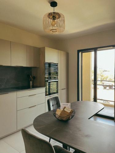 Appartement moderne 3 chambres spacieuses sur le port de Porto-Vecchio avec vue