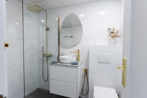 Casa Sunrise - Deluxe house with rooftop, 5 pools and panoramic sea views, Calpe