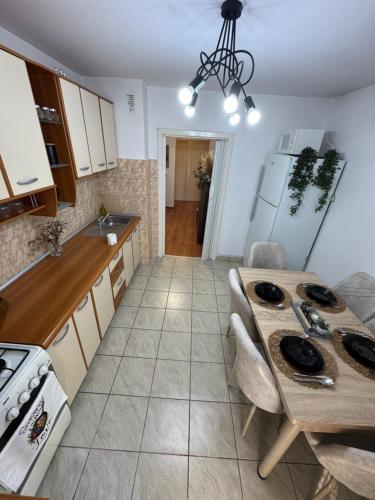 Køkken eller tekøkken på Cozy Apartment near City Center