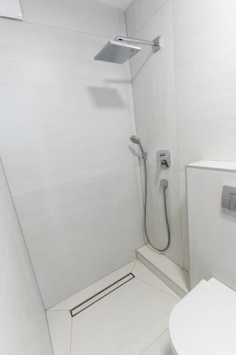 1BDR Apartment with Balcony at Prime Location