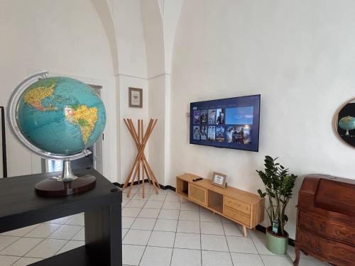 Μια τηλεόραση ή/και κέντρο ψυχαγωγίας στο Dedè Apartment
