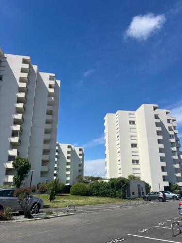 Το κτήριο όπου στεγάζεται  το διαμέρισμα