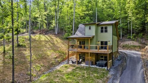 an overhead view of a house in the woods at Smoky Mtns Private w/Hot Tub, Game Room, Pets Free in Sevierville
