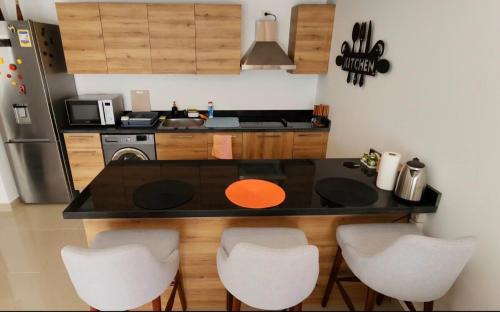 Modern ground one bedroom apt G cribs