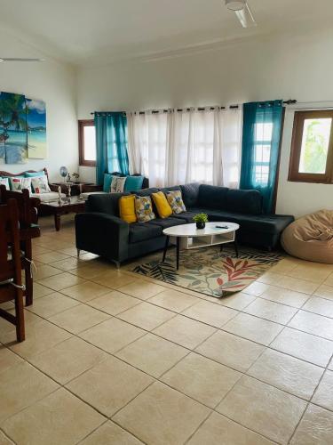 Posezení v ubytování apartment tipo villa, guavaberry villa complex