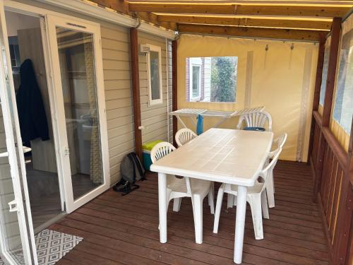 Photo de la galerie de l'établissement Mobilhome 6 pers camping 4 étoiles, à Pont-Aven