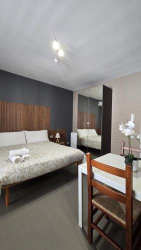 A bed or beds in a room at House Orlando