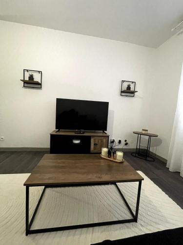 Televisyen dan/atau pusat hiburan di Apartment 2