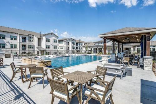 Πισίνα στο ή κοντά στο Chisholm Trace 531 I Comfy 2 Bed 2 Bath