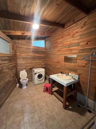 Gallery image of Maison en bois in Uturoa