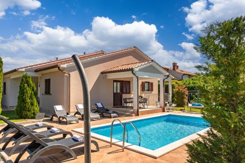 Casa Celeste With Private Pool - Happy Rentals