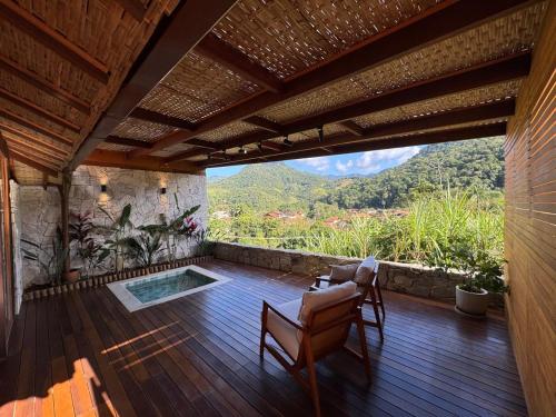 Uma vista da montanha tirada da casa de hóspedes 
