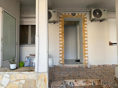 Charming Stone-Wall Apartment Near Mytilene Center