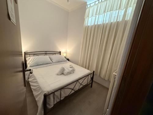 Charming Stone-Wall Apartment Near Mytilene Center