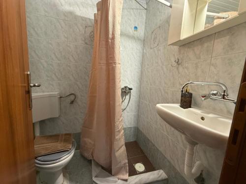Charming Stone-Wall Apartment Near Mytilene Center