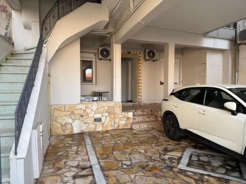 Charming Stone-Wall Apartment Near Mytilene Center