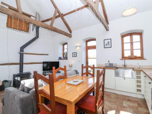 Una cocina o cocineta en The Yarde Annexe