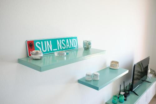Sun 'n' Sand Apartment