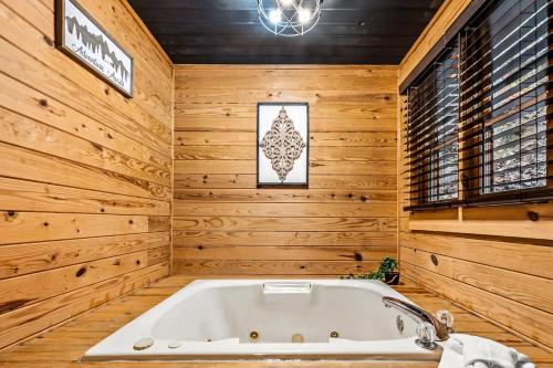 Bearly Livin by Avada Properties photo 16