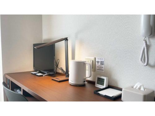a desk with a coffeemaker on top of it at Sunnemu Hotel In Honjo - Vacation STAY 04625v in Yurihonjo